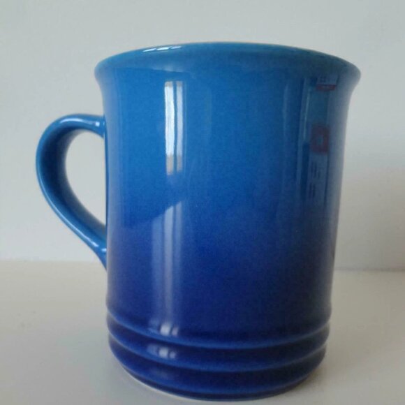 NIB LE CREUSET Blueberry Blue Stoneware Mugs Cups Embossed Lettering Set of 4 - Picture 4 of 8